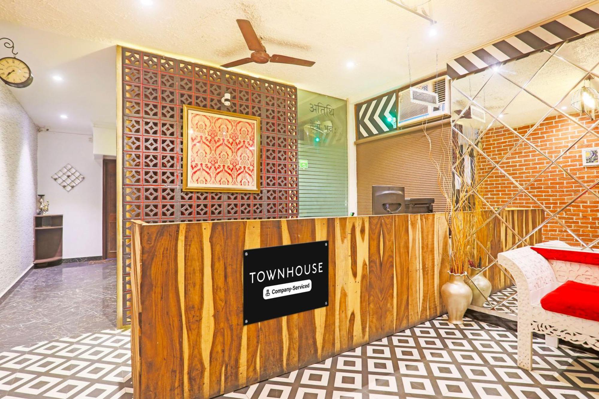Super Townhouse Cantonment Varanasi Formerly Sarin Inn Exterior photo