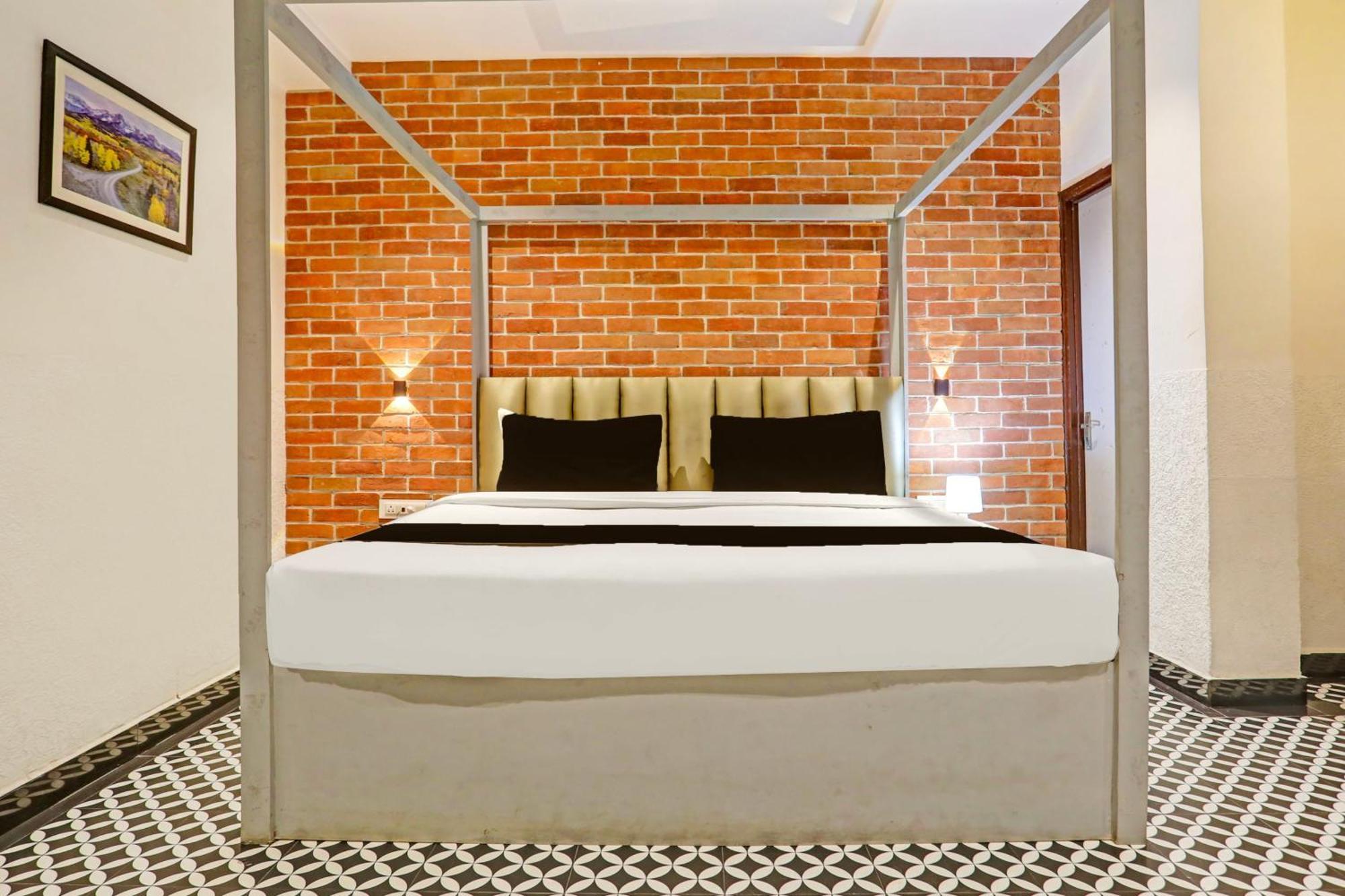 Super Townhouse Cantonment Varanasi Formerly Sarin Inn Exterior photo
